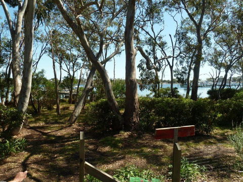 Lilys By The Lake - Raymond Island Accommodation - Accommodation NSW 2