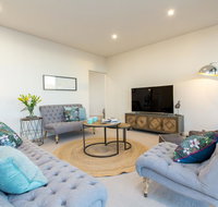 Luxury Four Bedroom Apartment - Accommodation NSW
