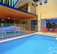 LUXURY VILLA W POOL  SPAS - Accommodation NSW
