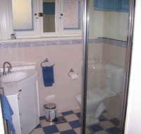 MacDonnell House Naracoorte - Accommodation NSW