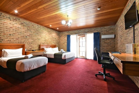 Macquarie Inn - Accommodation NSW 2