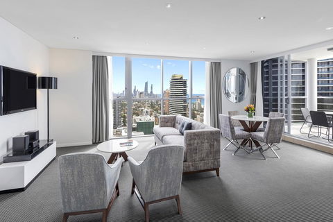 Meriton Suites Broadbeach - Accommodation NSW 1