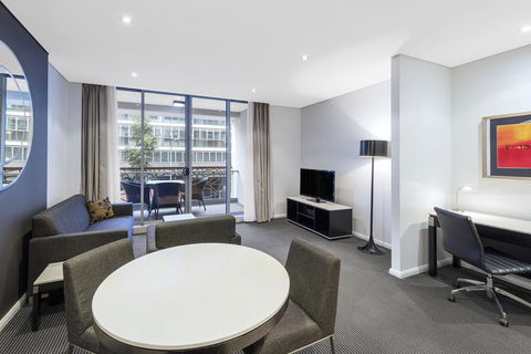 Meriton Suites Zetland - Accommodation NSW 0
