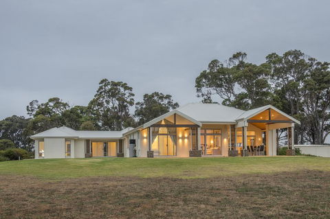 Metricup House - Elegant Country Retreat - Accommodation NSW 1