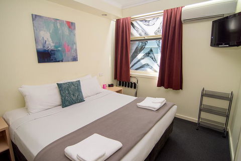 Miami Hotel Melbourne - Accommodation NSW 1