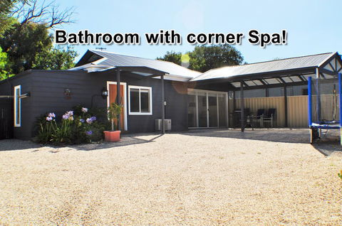 MODERN & LUXURIOUS WITH SPA BATH! - Accommodation NSW 0