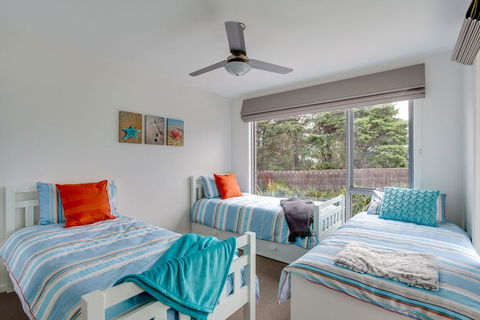 Modern McCrae Beauty - Accommodation NSW 2