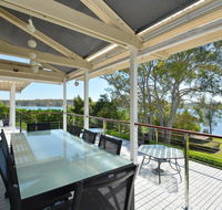 Morisset Bay Waterfront Views Lake House looking over Trinity Marina - Accommodation NSW