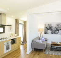 Myrtle Tree Lodge - Trunks - Accommodation NSW