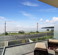 Nautilus 1 Luxury Retreat - Modern beachfront townhouse WiFi water views - Accommodation NSW