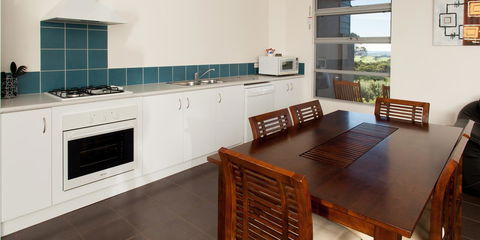 Cosy Corner Sea View Apartments - Accommodation NSW 12