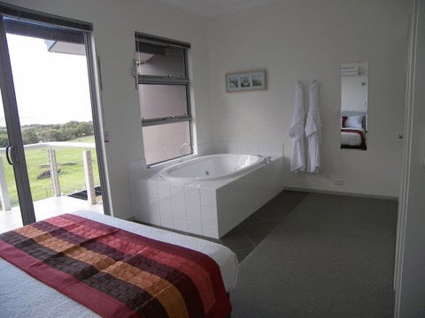Cosy Corner Sea View Apartments - Accommodation NSW 3