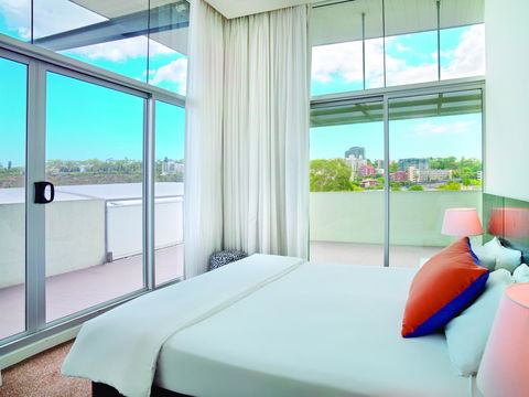 Adina Apartment Hotel Perth - Accommodation NSW 4