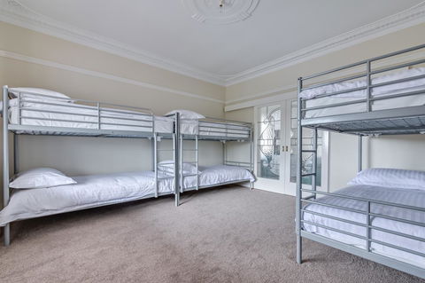 Serpentine Rose - Accommodation NSW 10
