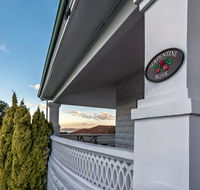 Serpentine Rose - Accommodation NSW