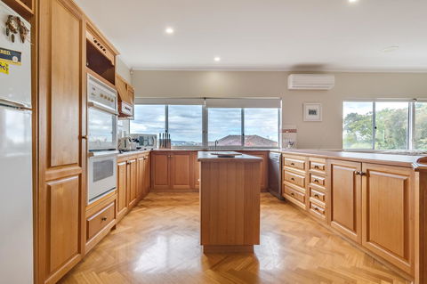 Serpentine Rose - Accommodation NSW 6