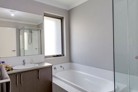 Rainbow Dream House - Accommodation NSW 16