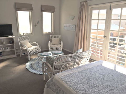 Fremantle Local Beach Studio - Accommodation NSW 3