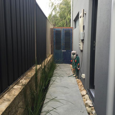 The Pool House - Fremantle - Accommodation NSW 24