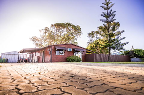 The Bothy Lancelin Family Retreat - Accommodation NSW 0