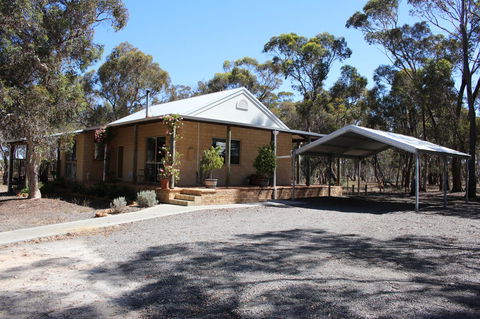 Kendenup Cottages And Lodge - Accommodation NSW 20