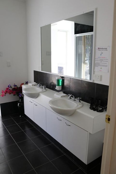 Kendenup Cottages And Lodge - Accommodation NSW 18