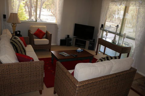 Kendenup Cottages And Lodge - Accommodation NSW 12