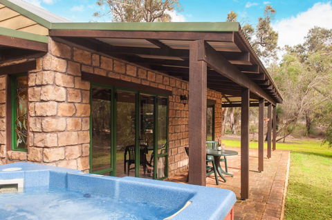 Yelverton Brook Conservation Sanctuary - Accommodation NSW 10