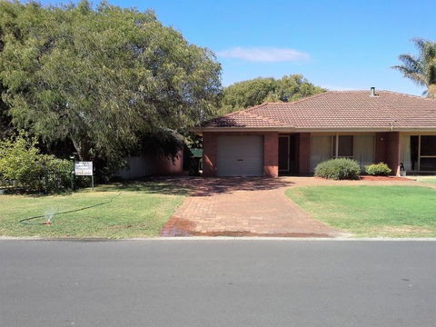 Busselton Beachfront - Accommodation NSW 1