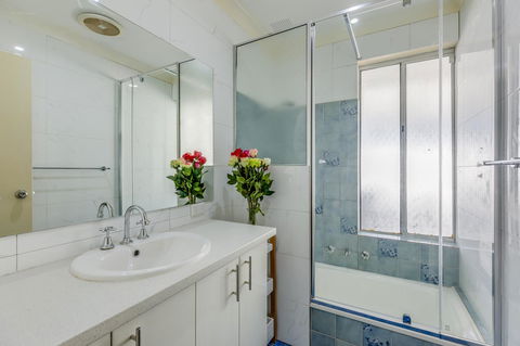 Brilliant, Neat, Convenient, Family-friendly House - Accommodation NSW 11