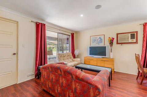 Brilliant, Neat, Convenient, Family-friendly House - Accommodation NSW 1