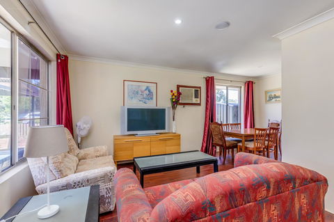 Brilliant, Neat, Convenient, Family-friendly House - Accommodation NSW 0