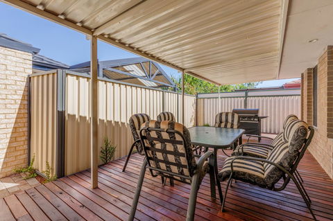 Brilliant, Neat, Convenient, Family-friendly House - Accommodation NSW 13
