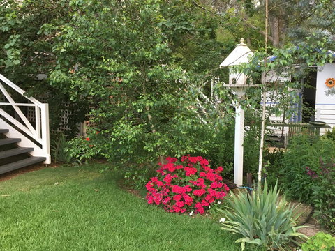 Applegate Lane Chalet - Accommodation NSW 21