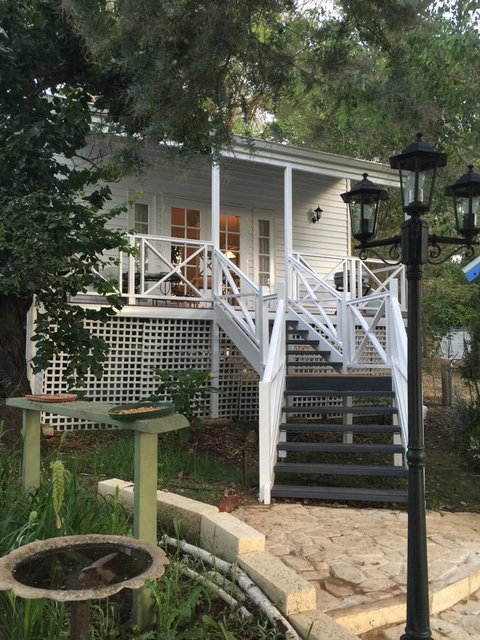 Applegate Lane Chalet - Accommodation NSW 16