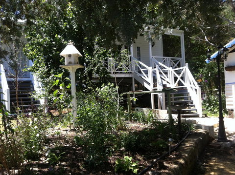 Applegate Lane Chalet - Accommodation NSW 15