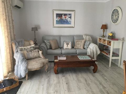 Applegate Lane Chalet - Accommodation NSW 10