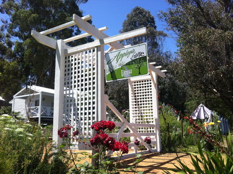 Applegate Lane Chalet - Accommodation NSW 14