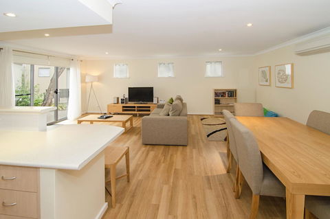 Beach Retreat - Busselton - Accommodation NSW 3