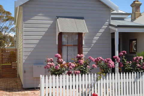 Bluebird Cottage - Accommodation NSW 0