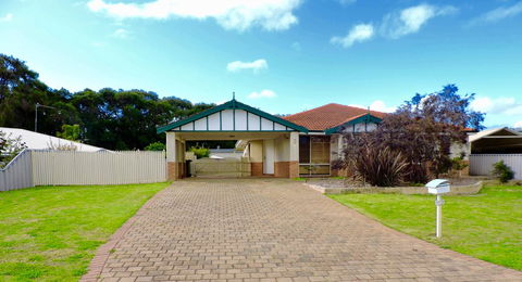 Silver Gull Family Retreat - Accommodation NSW 0