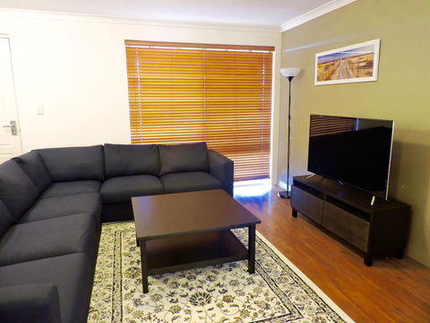 Silver Gull Family Retreat - Accommodation NSW 2