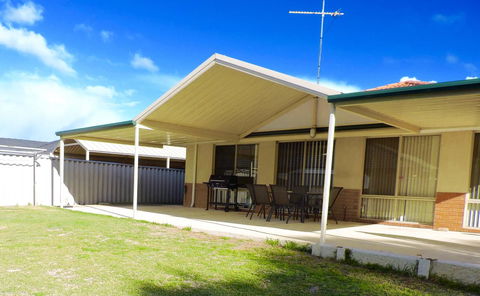 Silver Gull Family Retreat - Accommodation NSW 13