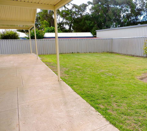Silver Gull Family Retreat - Accommodation NSW 14