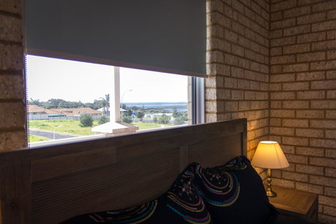 Baywatch Retreat Augusta - Accommodation NSW 16