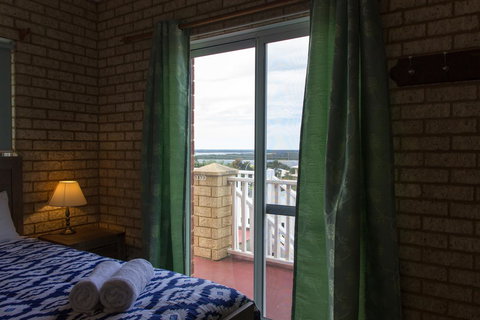 Baywatch Retreat Augusta - Accommodation NSW 7