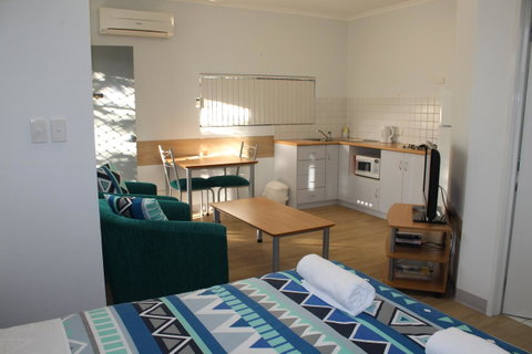 Mandurah Ocean Marina Chalets - Accommodation NSW 1