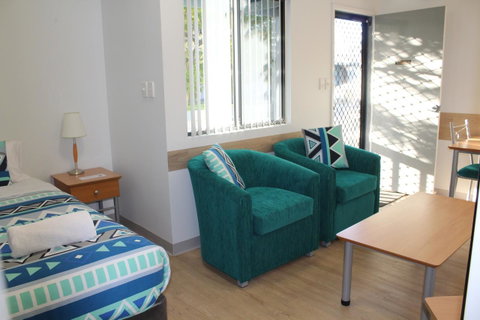 Mandurah Ocean Marina Chalets - Accommodation NSW 33