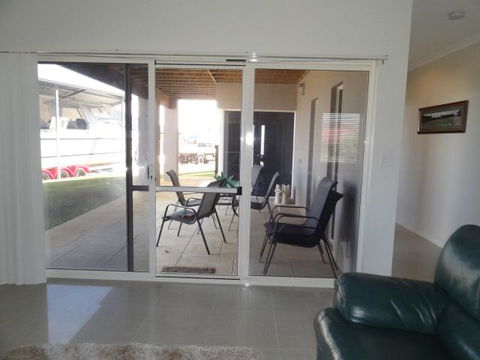 Acaciabnb - Accommodation NSW 4