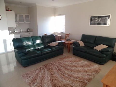 Acaciabnb - Accommodation NSW 8